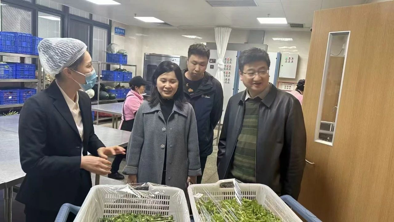 重庆儿童医院食物清静强化行动：副院长陈大鹏带队检查，，，，，，，确保饮食清静